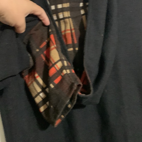 5X Black Hoodie with plaid print detailing in hood and sleeves - Picture 2 of 4